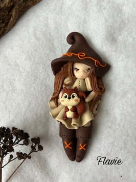 Petite sorcière ... Flavie… porte clé bijou de sac (brun)