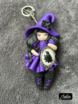 Petite sorcière ... Julie … porte clé bijou de sac (violet)