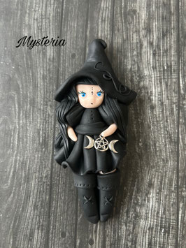 Petite sorcière ... Mysteria … porte clé bijou de sac (noire)