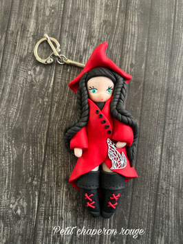 Petite sorcière ... Petit chaperon rouge  2 … porte clé bijou de sac (rouge et noir )