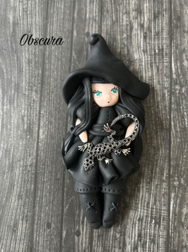 Petite sorcière ... Obscura… porte clé bijou de sac (noire)