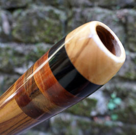 Didgeridoo D von Ujazi (Holzart Zebrano)