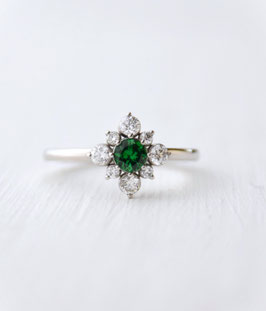 Ring ESTRELLA mit Tsavorit und Diamanten