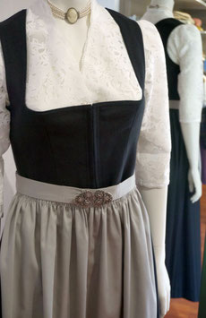 Dirndl schwarz von Barbarino.