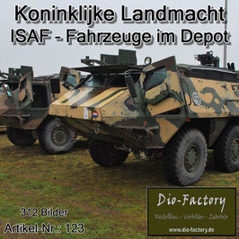ISAF-Fahrzeuge im Depot