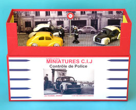 Renault 4 C.V 4CV contrôle de Police à Paris vintage code 3 CIJ sthubert92