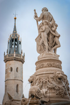 Beffroi et fontaine