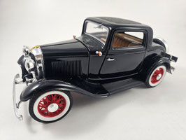 Road Legends 1:16 Ford 3 window coupe 1932