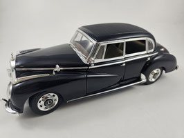 Ricko 1:18 Mercedes-Benz Typ 300c