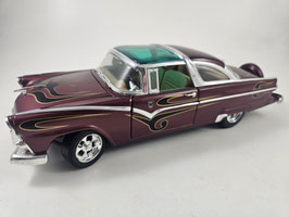 Road Legends 1:18 Ford Fairlane Crown Victoria
