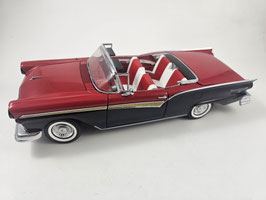 Sun Star 1:18 Ford Fairlane Skyliner