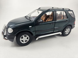 Maisto 1:18 Mercedes-Benz ML 320