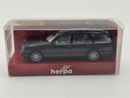 Herpa 1:87 Mercedes-Benz E320 T Nr. 022118