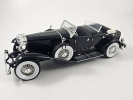 Signature 1:18 1934 Duesenberg