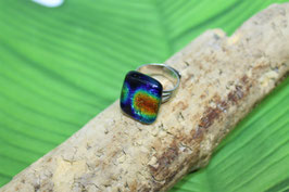 Bague carré verre dichroïque arc en ciel