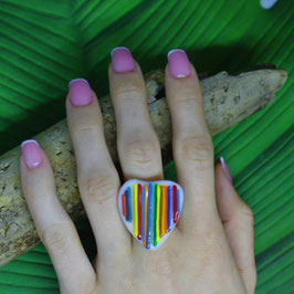 Bague en verre cœur blanc et baguettes couleur