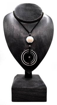 Collana bianco nero