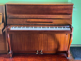 Nylund Klavier, 120, Mahagonie, Chippendale, Mietkauf Option