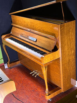 Hofmann Klavier, Wien, 118, Nussbaum pol., Mietkauf Option