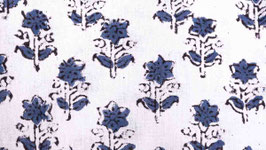 Fleurs des prés sur un bleu ardoise (4)