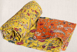 Courtepointe florale orange et jaune