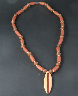 Holzperlenkette mit Surfbrettanhänger