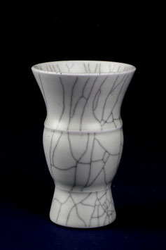 26/1 Kleine Vase, Bauchige Form mit Craquelé-Glasur
