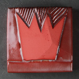 01 Krönchen, rotes Porzellan