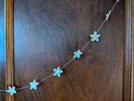 Girlande aus alten Buchseiten: 20 Sternblumen