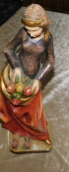 Holzfigur Blumenfrau