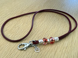 Glattleder weinrot mit gesprenkelten Beads Klimbim Pfötchen