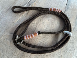 Showleine braun aus PPM 6 mm dick mit Farbverlauf Takelung rose/braun mit Zugstopp und Handschlaufe