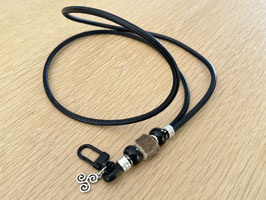 Glattleder schwarz mit echtem Hirschhorn mit schwarzen Beads Klimbim Schnörkel UNIKAT
