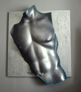 Sinnlich-elegante 3D-Wanddeko in Silber/Chrom