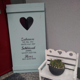 Holzladen mit Spruch