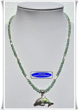 1657. grüne Glasperlenkette mit Muranoglas-Delfin-Anhänger
