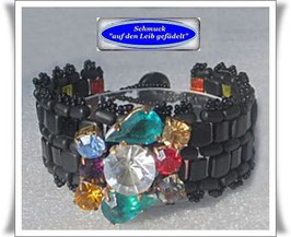 38) Armband mit edlem Schmuckknopf