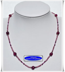 6068. zierliche Turmalin-Brombeerachat-Kette