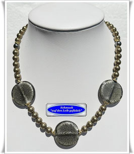 1907. ausgefallene Swarovski Crystal Pearls-Kette mit großen Muranoglas-Scheiben
