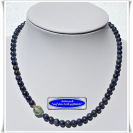 1736. Lapislazuli-Kette mit Muranoglas-Perle