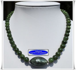 2131. grüne Jade-Kette mit großer Muranoglasperle