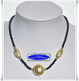 2998. schwarze Spinellkette mit Muranoglasperlen