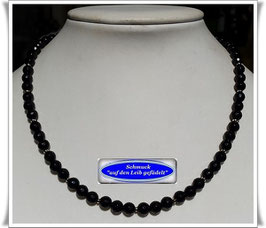 1685. zierliche Onyx-Kette