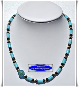 530. Howlith-Muranoglas-Kette Set