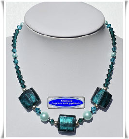 2117. emeraldfarbene Swarovski-Kette mit großen Muranoglasperlen