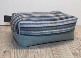 1e) EINZELSTÜCK (Bild 1): Upcycling Tempel Meditationskissen, Reisekissen mit Streifenmuster - Blautöne ... Mit prakt. Trageschlaufe.