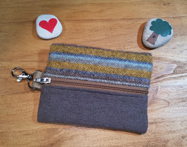 Schlue004) Schlüta Schlüsseltasche aus Upcycling Möbelstoffen mit Streifenmuster - Braun