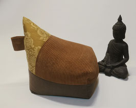 9) EINZELSTÜCK (Bild 1): Upcycling Zipfel Meditationskissen mit goldenem Zipfel - Brauntönen. Mit prak. Trageschlaufe.