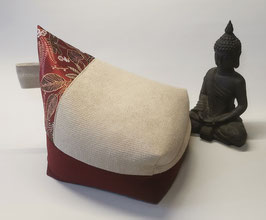 30) EINZELSTÜCK (Bild 1): Upcycling Zipfel Meditationskissen mit Blumenmuster - Beige - Rot. Mit prakt. Trageschlaufe.