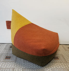 ZP011) Zipfel Einzelstück (Bild 1): Meditationskissen in Gelb - Terracotta - Grüngelb meliert. Mit prakt. Trageschlaufe in Terracotta.